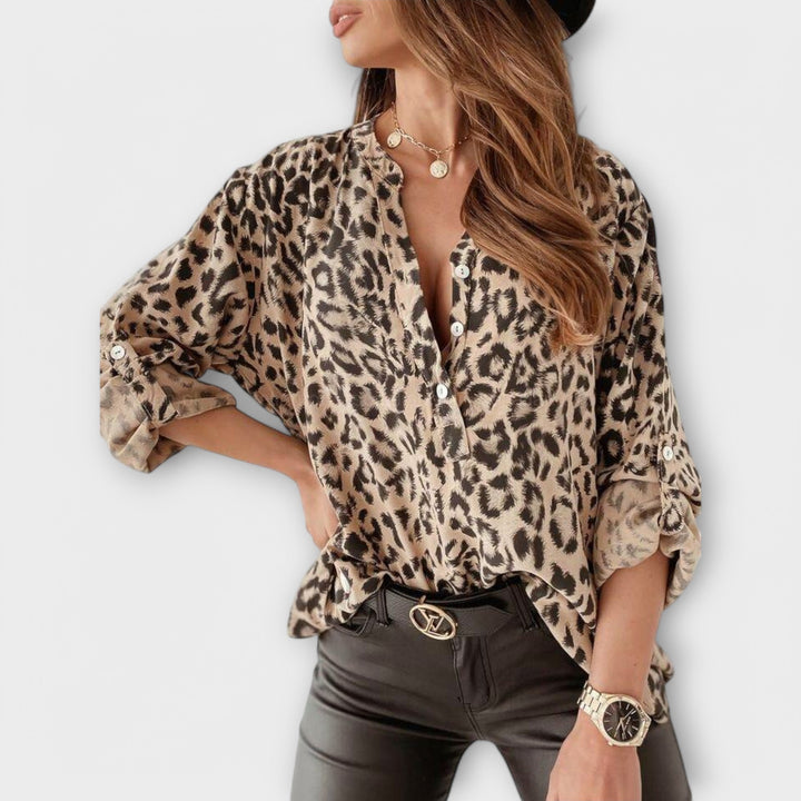 Sara - Blusa Moderna con Patrón de Leopardo