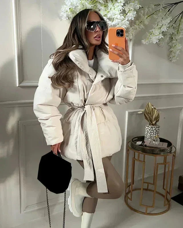 ALESSIA | CHAQUETA ACOLCHADA CON CINTURÓN